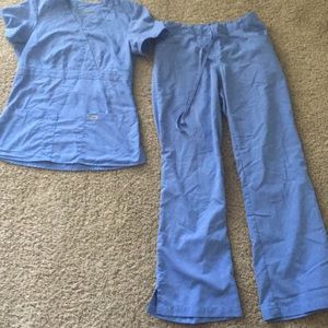 Light pale blue Grey’s Anatomy two-piece Scrub set sz XS petite